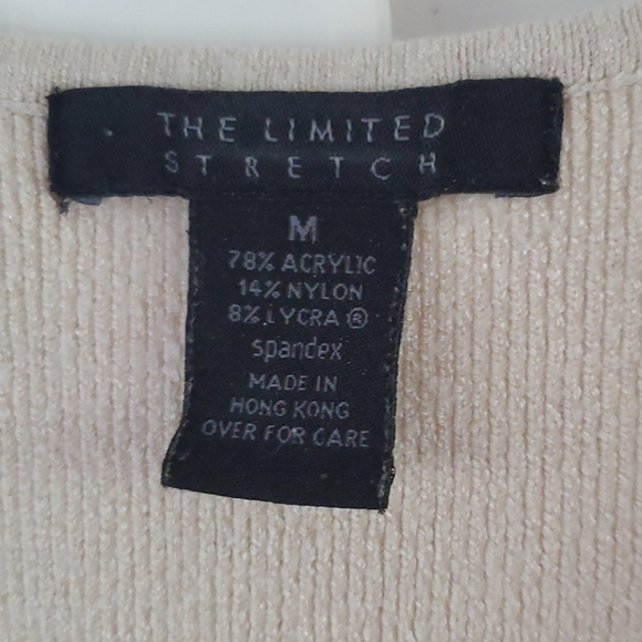 5 Tank Tops Size Medium (1 is a 10) - Picture 12 of 12